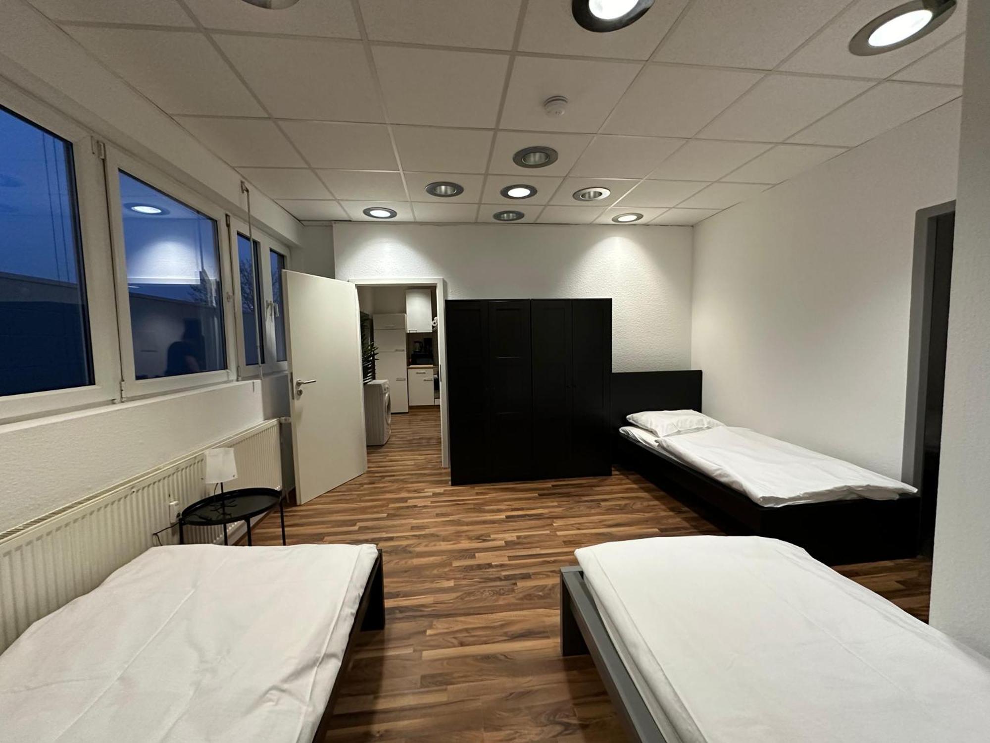 Suite4monteure I Bis Zu 10 Personen I Kueche I Waschmaschine * Wiesbaden