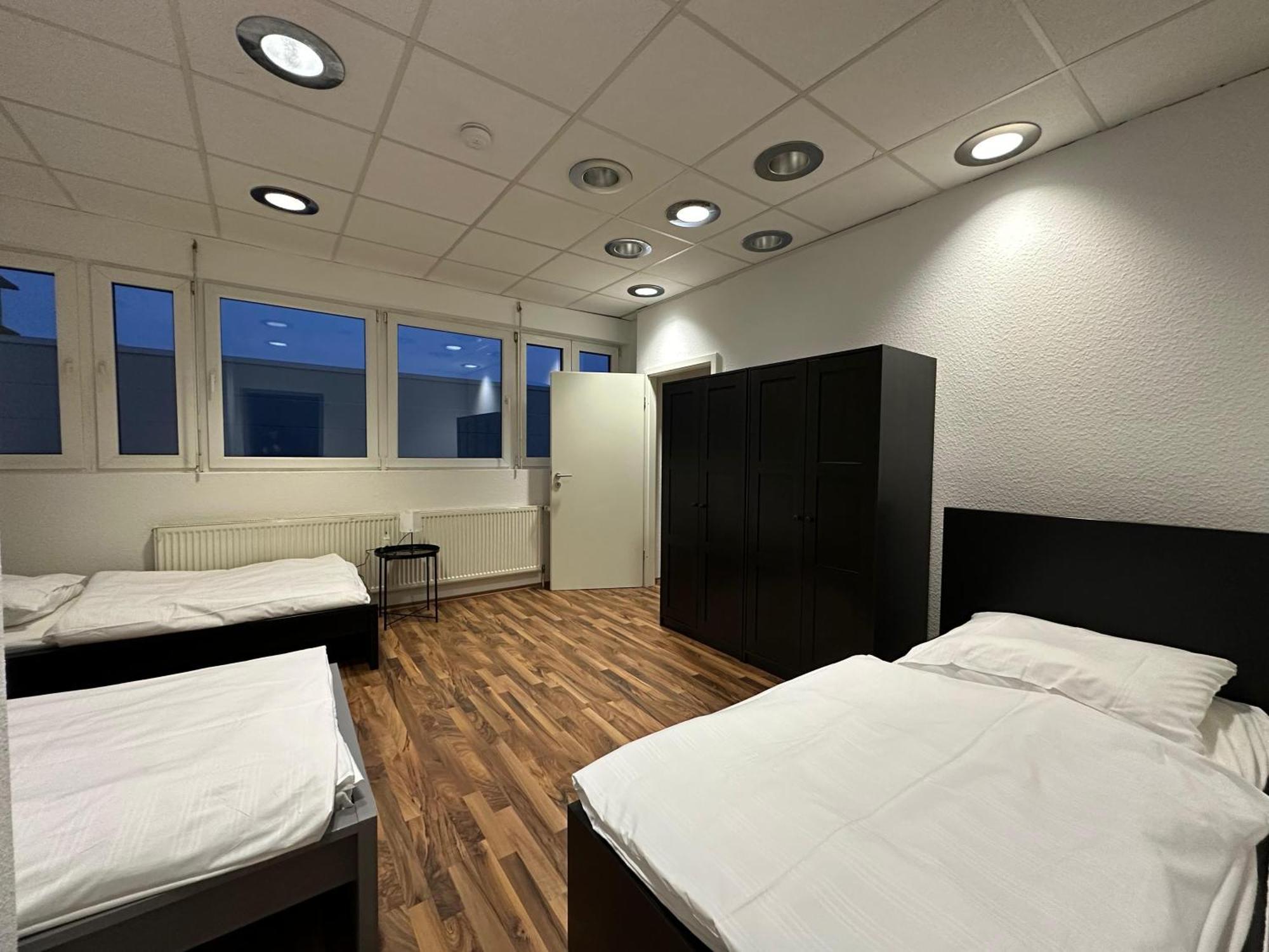 Apartment Suite4monteure I Bis Zu 10 Personen I Kueche I Waschmaschine Wiesbaden